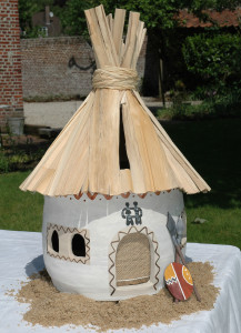 tirelire case africaine mariage Tanzanie, transformable en lampe