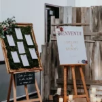 Décoration mariage bleu navy/burgundy, plan de table et panneau d