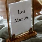 menu et nom de table dans un cadre doré pour un mariage pampa naturel végétal