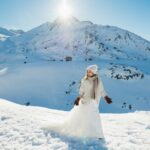 mariage à la neige, la mariée bien emmitouflée