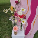 détails décor de cérémonie mariage coloré
