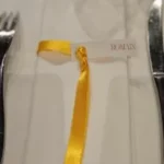 ruban coloré serviette